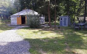 La yourte Au Pays des Rennes